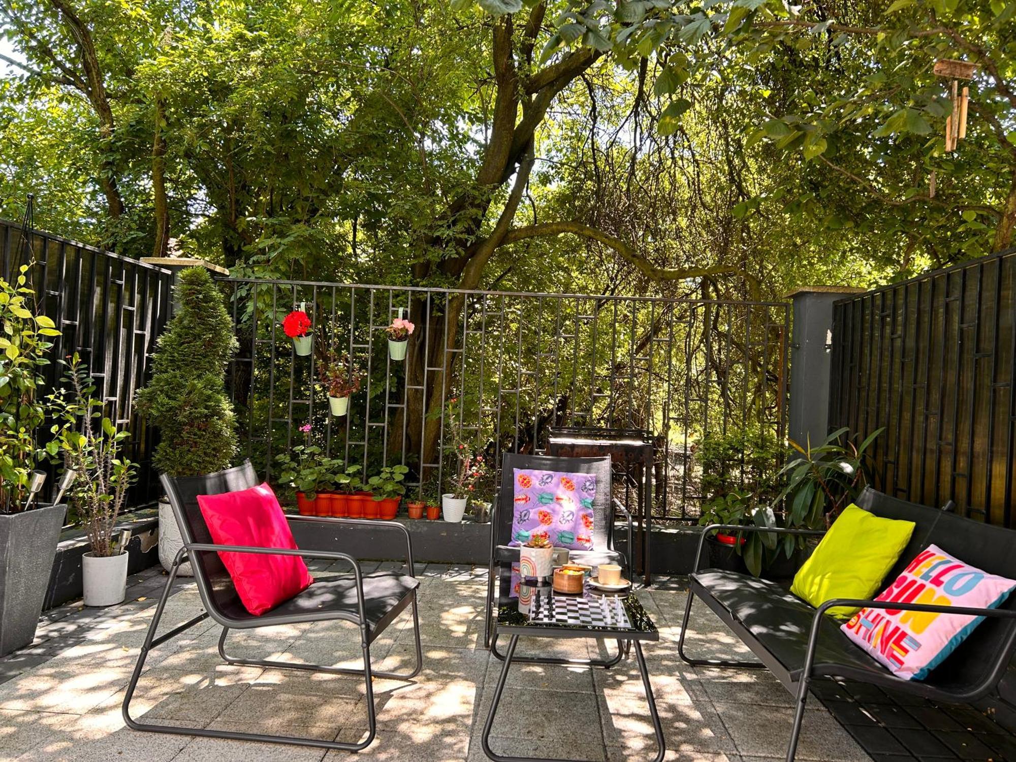 Garden Apartament Petrila Dış mekan fotoğraf